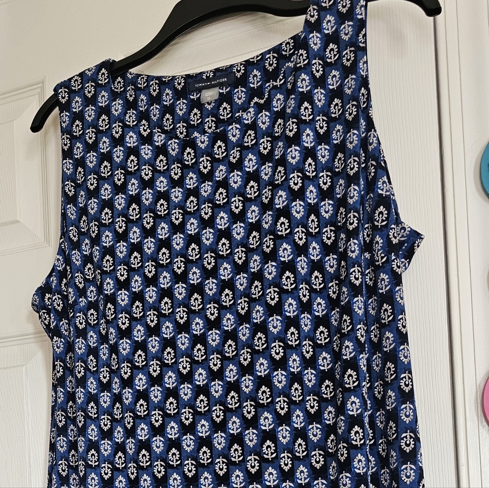 Tommy Hilfiger women's dress. Size 1x. Never worn.